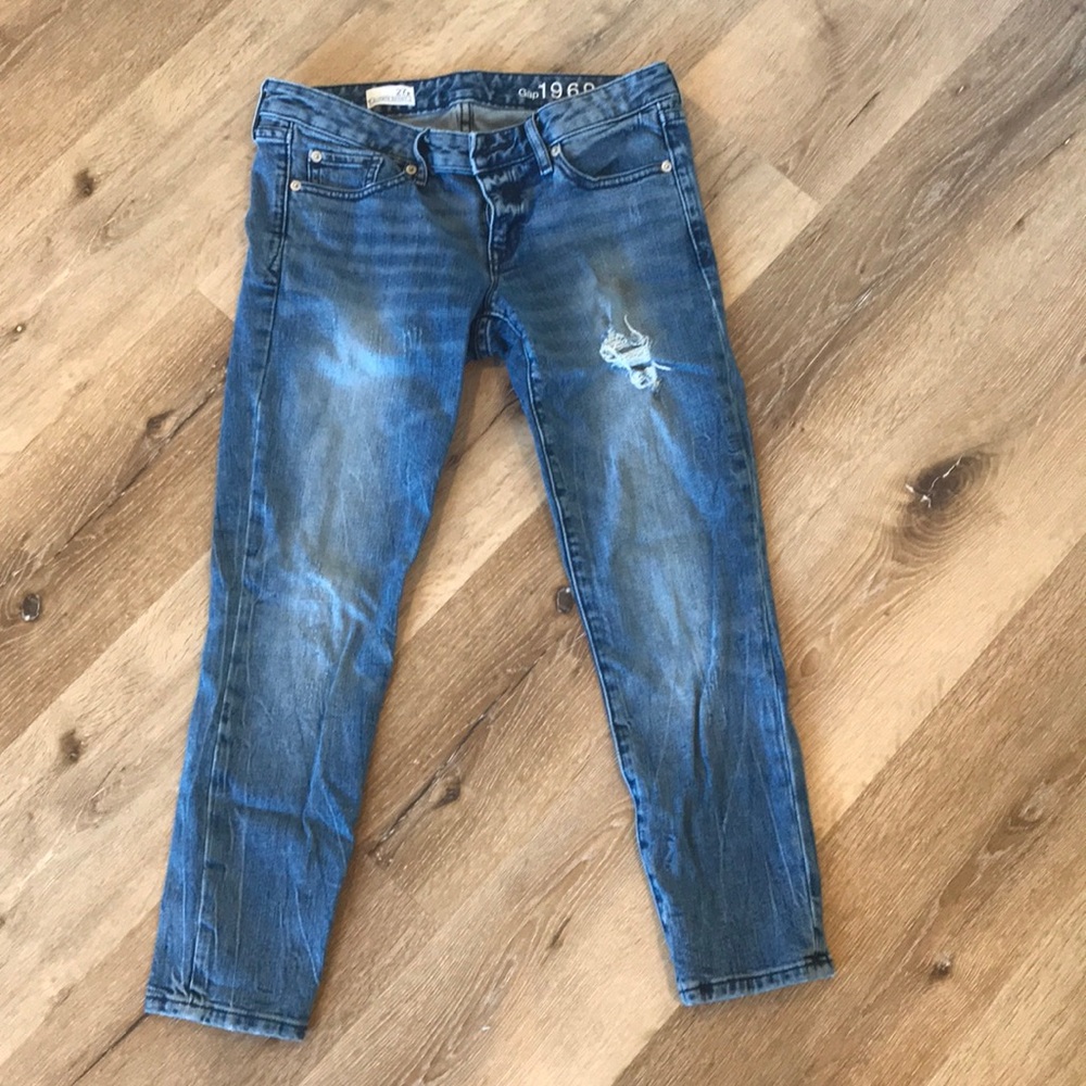 Excellent condition Gap skinny jeans mid rise 27p